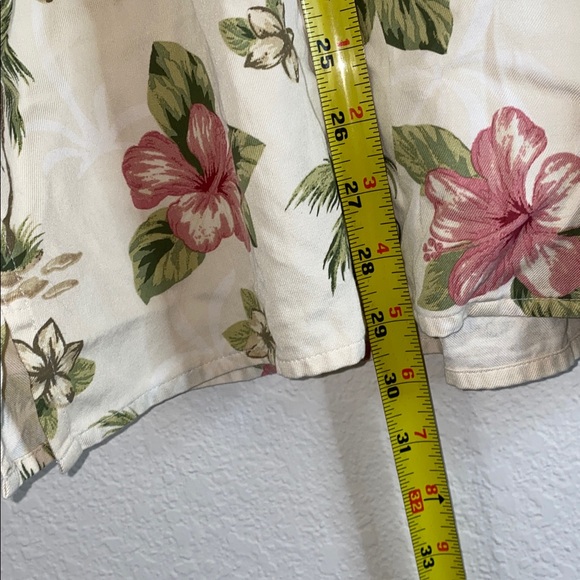 🎱Men’s “We live in the sun” partially Sick button up Hawaiian style shirt! - Picture 6 of 9